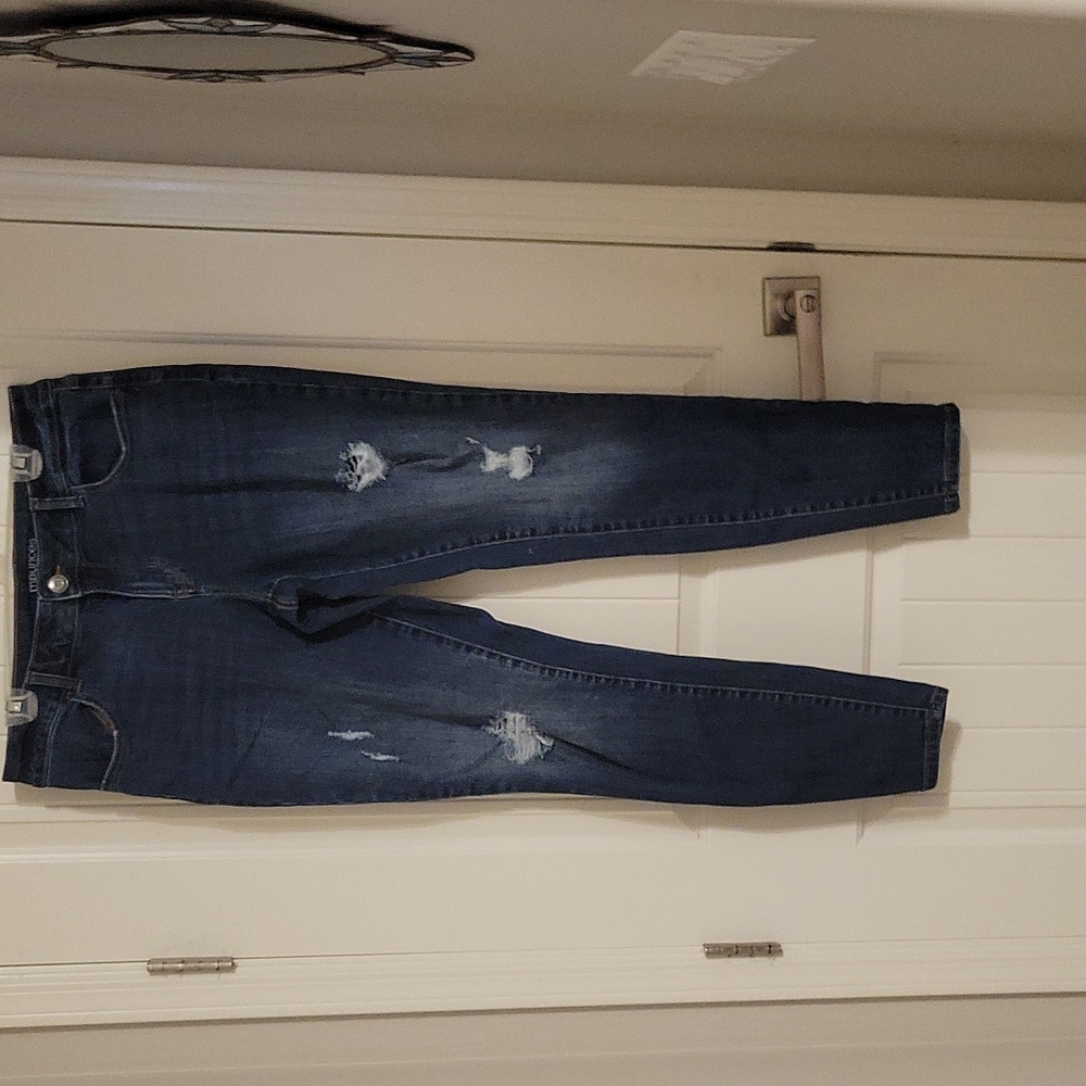 USED Maurices destructed jegging, size large long